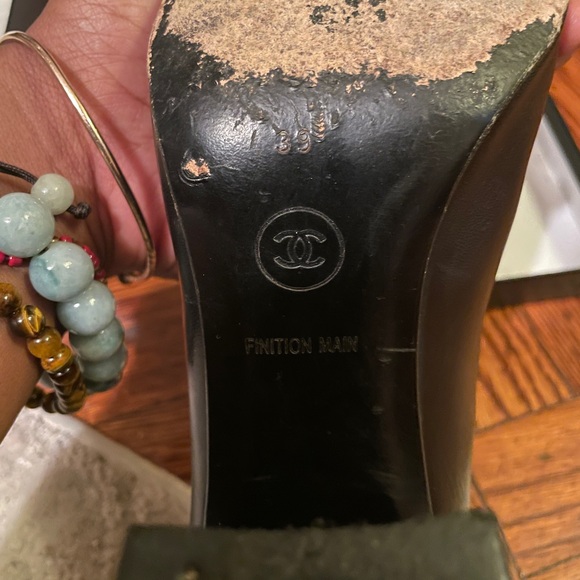 Classic Chanel Pumps - Picture 3 of 3